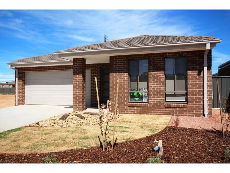 12 Yellowgum Drive, Epsom VIC 3551