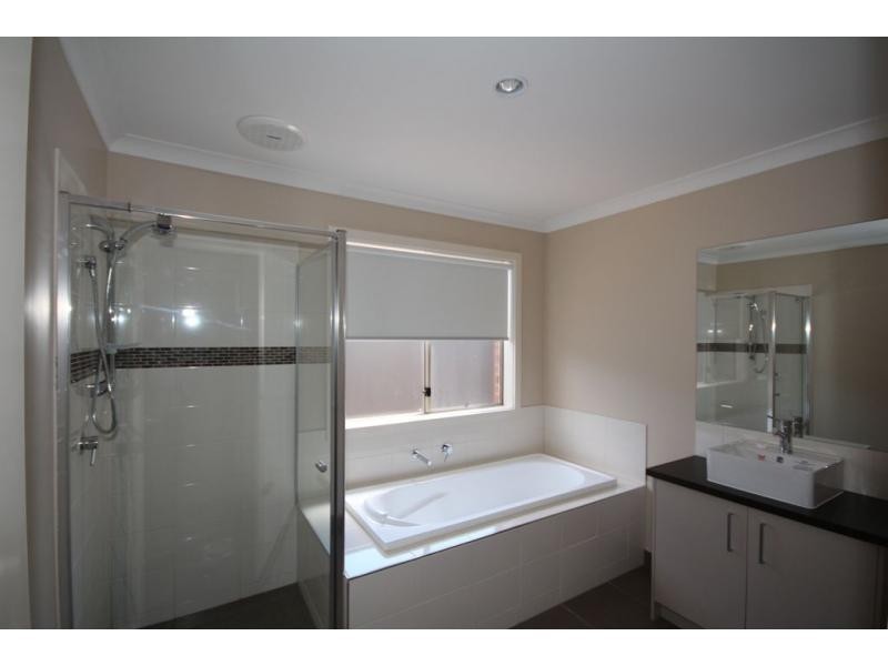 10 Yellowgum Drive, Epsom VIC 3551