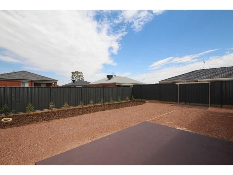 10 Yellowgum Drive, Epsom VIC 3551