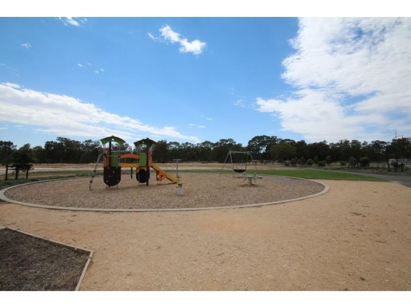 10 Yellowgum Drive, Epsom VIC 3551