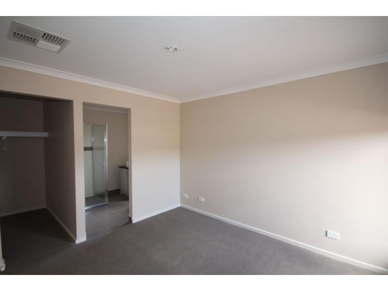 10 Yellowgum Drive, Epsom VIC 3551