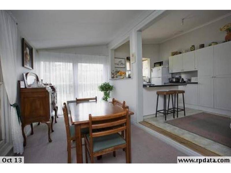 17 Wood Street, Long Gully VIC 3550