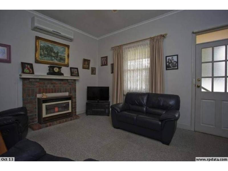 17 Wood Street, Long Gully VIC 3550