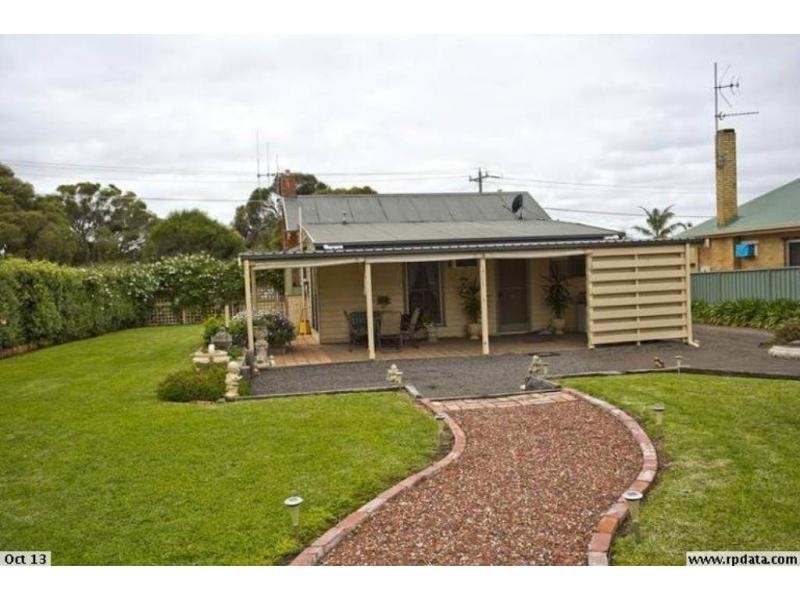 17 Wood Street, Long Gully VIC 3550