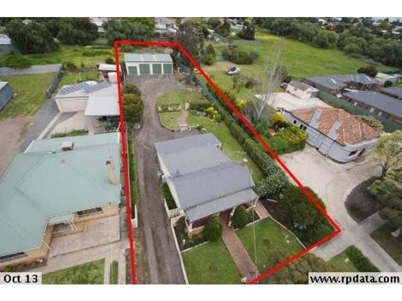 17 Wood Street, Long Gully VIC 3550