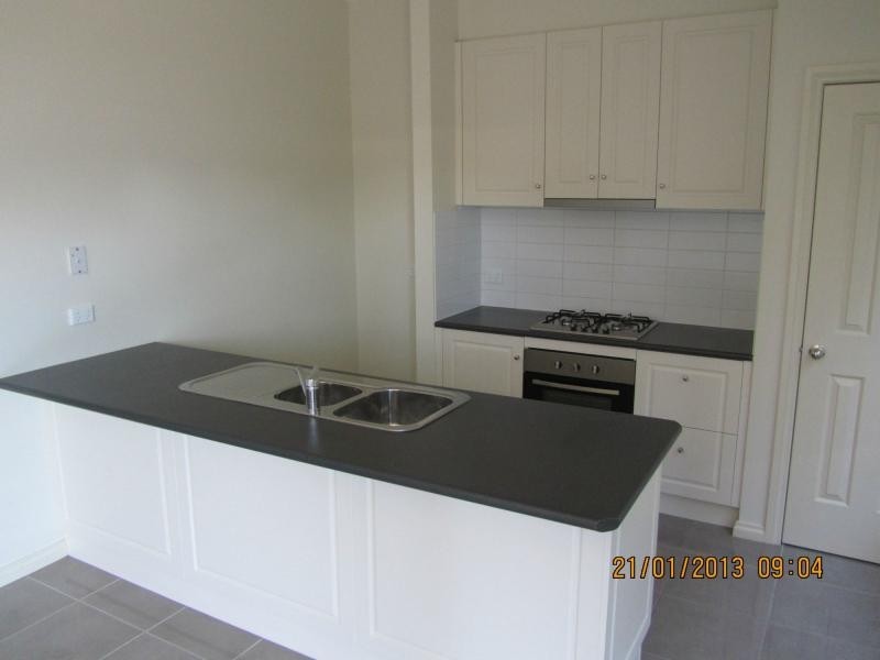 11B Ewing Avenue, Flora Hill VIC 3550