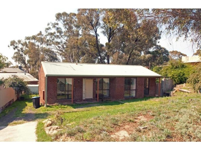 3 Hillview Street, Kennington VIC 3550