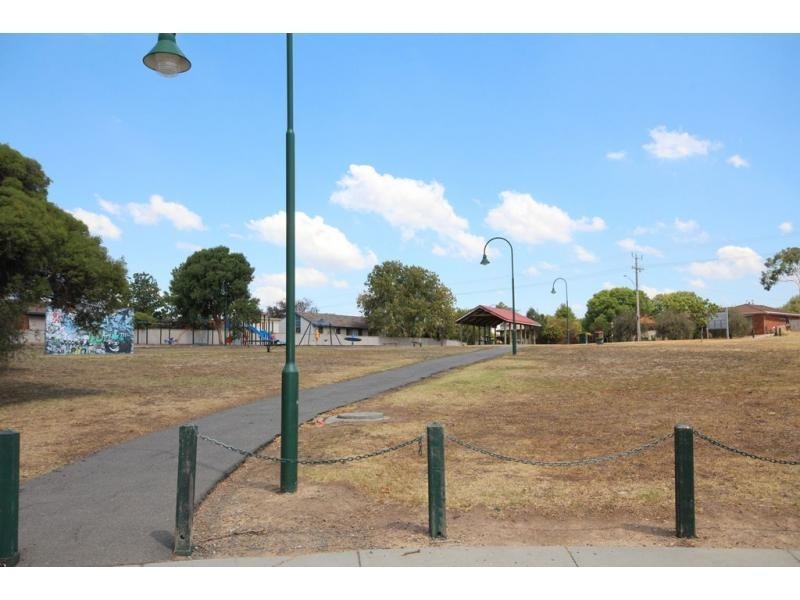 7 Meggs Court, California Gully VIC 3556