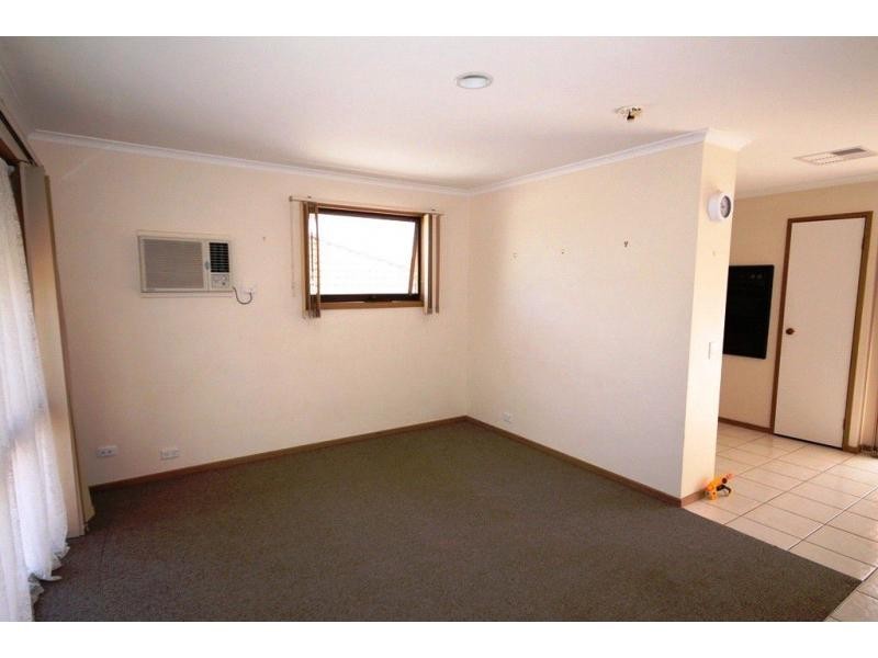 2/13 Proud Terrace, Flora Hill VIC 3550