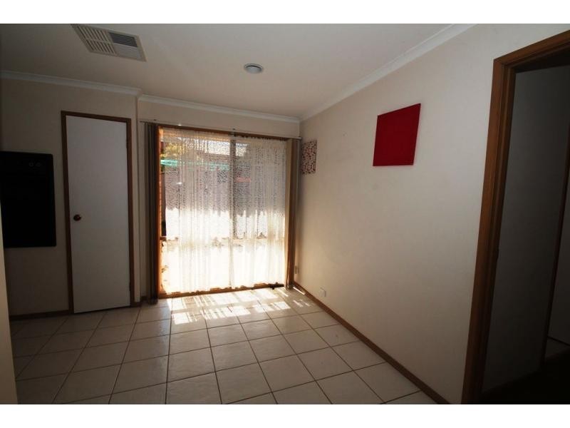 2/13 Proud Terrace, Flora Hill VIC 3550