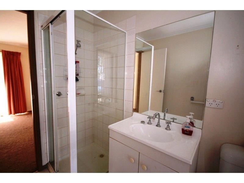 2/13 Proud Terrace, Flora Hill VIC 3550