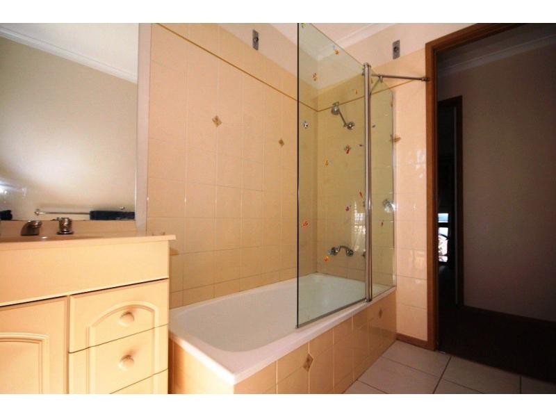 2/13 Proud Terrace, Flora Hill VIC 3550