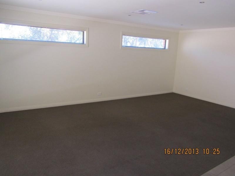 5B Vincent Drive, Kennington VIC 3550