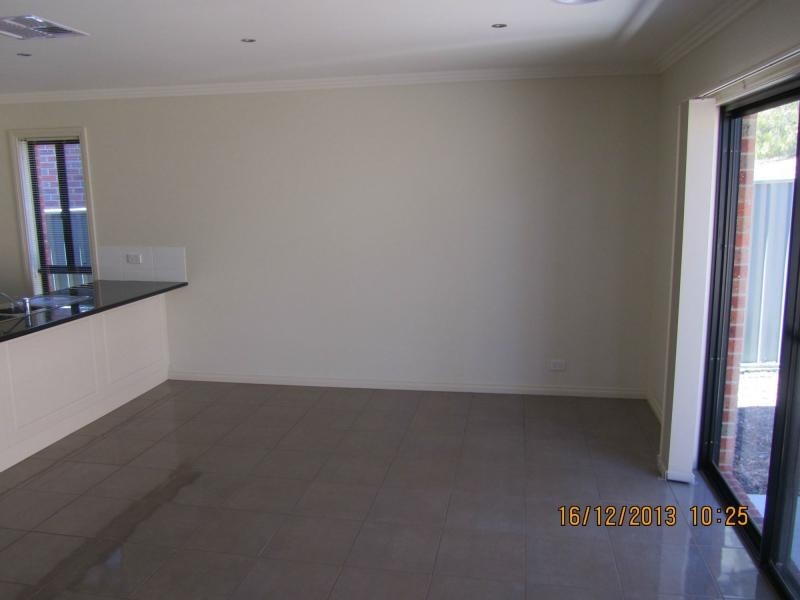 5.b Vincent Drive, Kennington VIC 3550