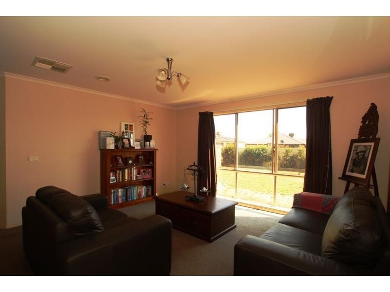 32 Glenwill Drive, Epsom VIC 3551