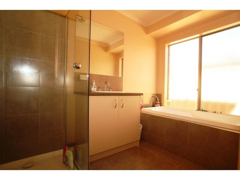 32 Glenwill Drive, Epsom VIC 3551