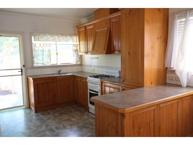 77 Ellis Street, Flora Hill VIC 3550