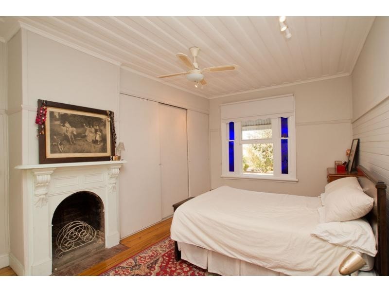 6 Vinton Street, California Gully VIC 3556