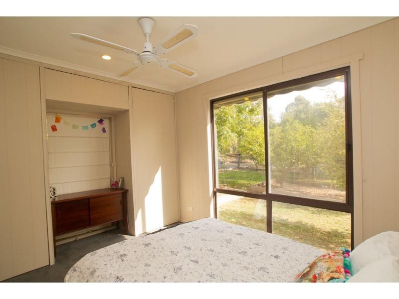 6 Vinton Street, California Gully VIC 3556