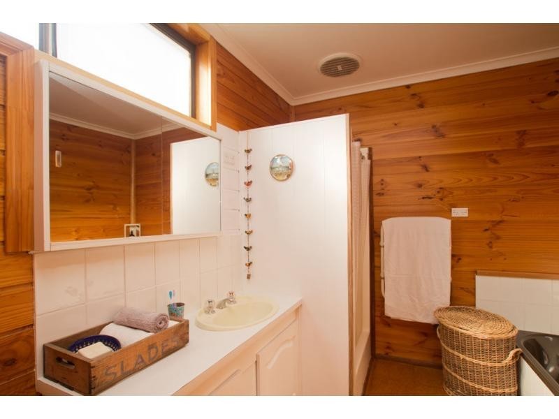 6 Vinton Street, California Gully VIC 3556