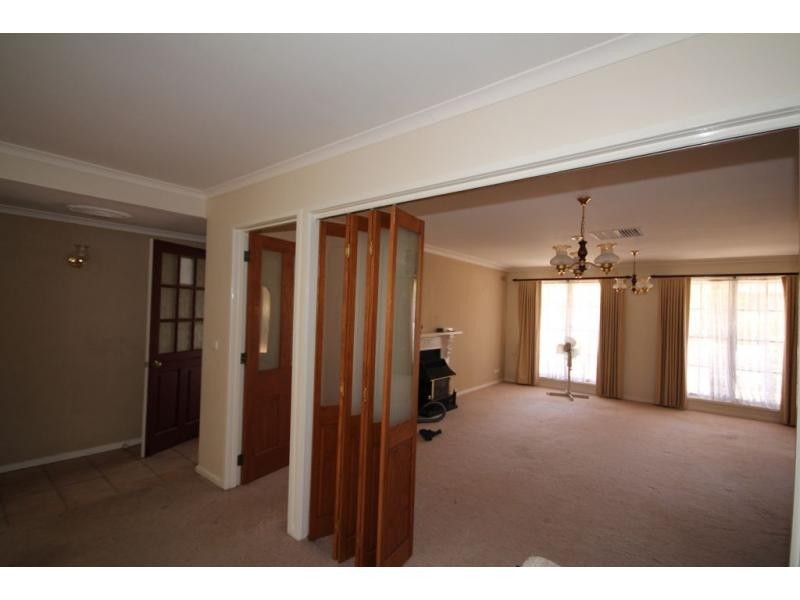 12 Cheriton Drive, Strathdale VIC 3550