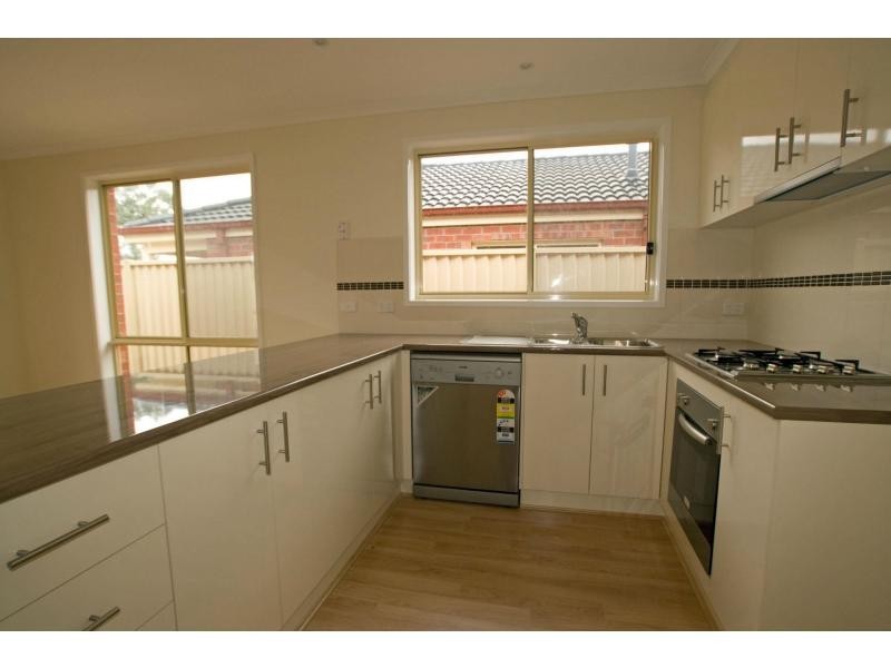 Unit 9/10 Druid Street, Golden Square VIC 3555