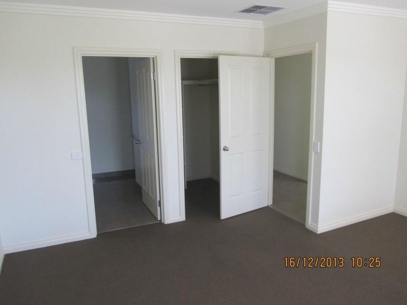 5B Vincent Drive, Kennington VIC 3550
