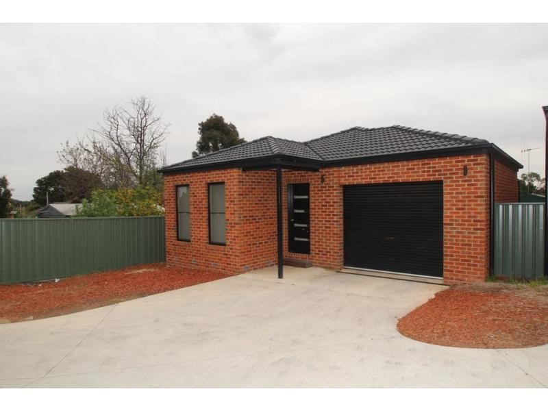 11A Ewing Avenue, Flora Hill VIC 3550