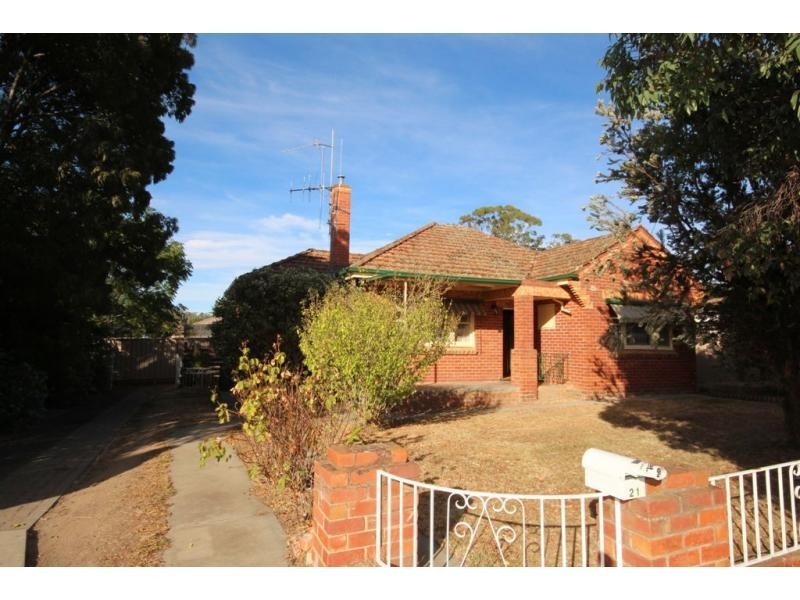 21 Queen Street, Kangaroo Flat VIC 3555