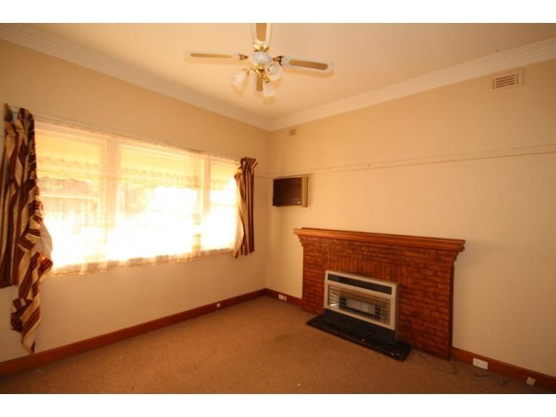 21 Queen Street, Kangaroo Flat VIC 3555
