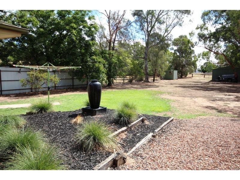 14 Strickland Street, Ascot VIC 3551