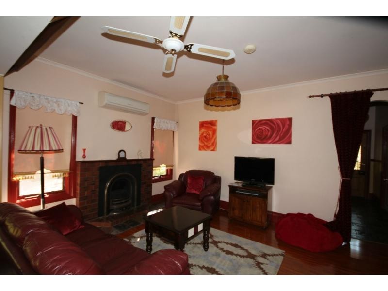 10 Dowding Street, California Gully VIC 3556