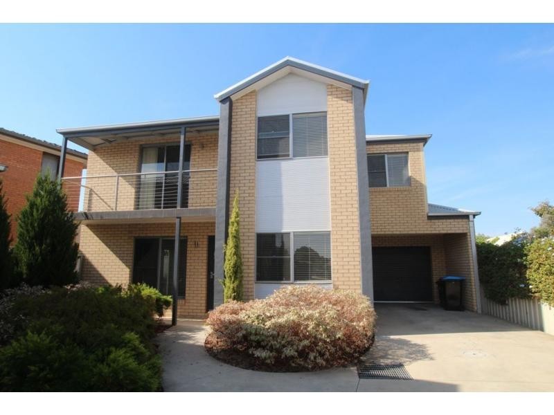 2./16 Skene Street, Kennington VIC 3550