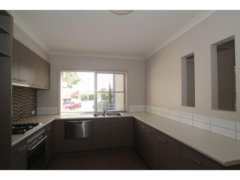 2./16 Skene Street, Kennington VIC 3550