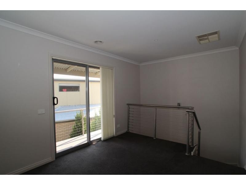 2./16 Skene Street, Kennington VIC 3550