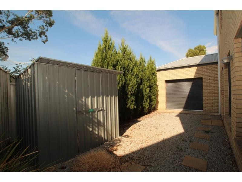 2./16 Skene Street, Kennington VIC 3550