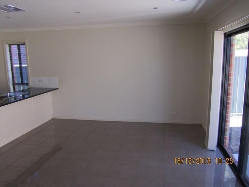 5B Vincent Drive, Kennington VIC 3550