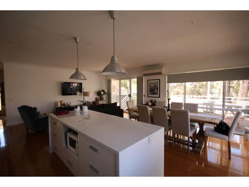 Villa 4/10 Gordon Street, Spring Gully VIC 3550