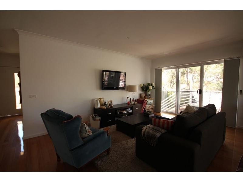 Villa 4/10 Gordon Street, Spring Gully VIC 3550