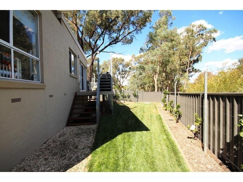 Villa 4/10 Gordon Street, Spring Gully VIC 3550