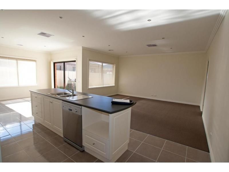 55 Bassett Drive, Strathfieldsaye VIC 3551