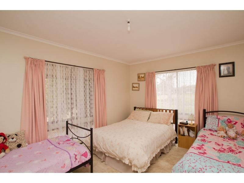 275 Mackenzie Street West, Kangaroo Flat VIC 3555