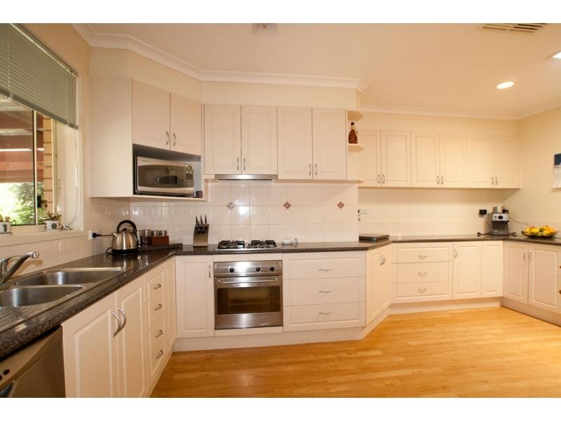 31 Retreat Road, Spring Gully VIC 3550