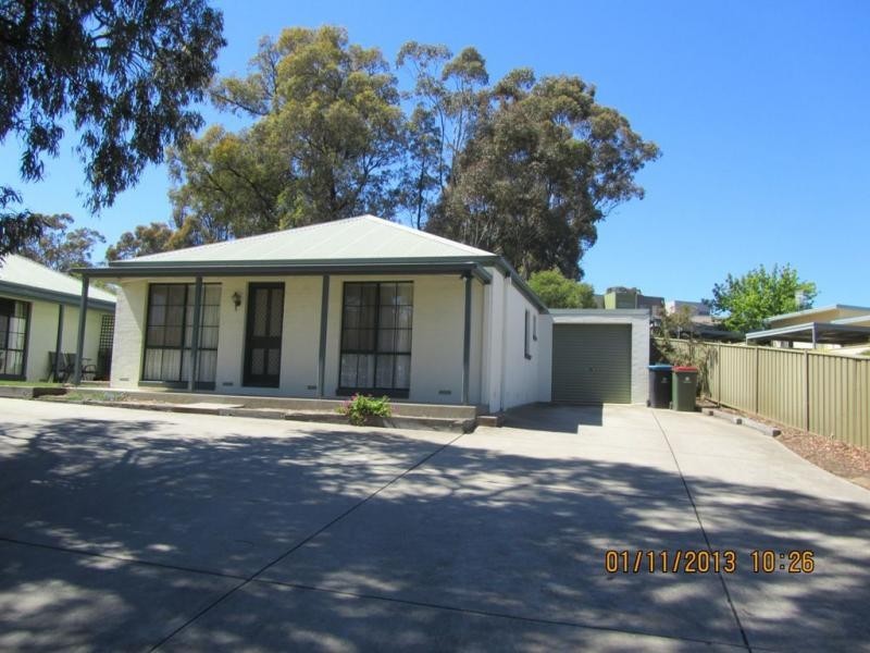 Unit 2/12 Race Street, Flora Hill VIC 3550