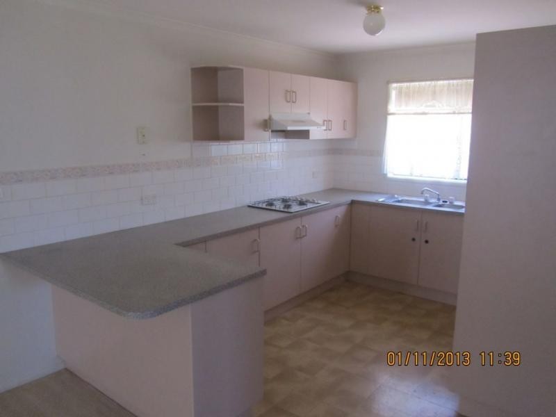 Unit 2/12 Race Street, Flora Hill VIC 3550