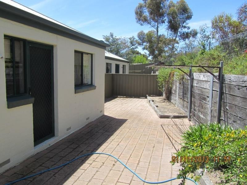 Unit 2/12 Race Street, Flora Hill VIC 3550