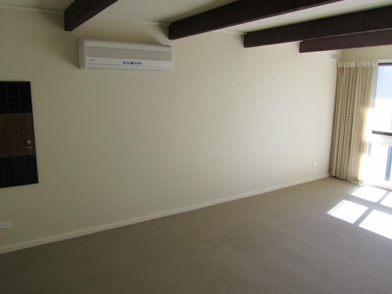 Unit 4/12 Harpin Street, Strathdale VIC 3550