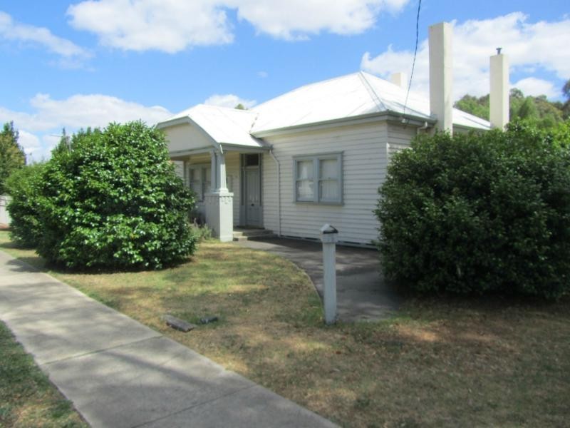 13. Station Street, Kangaroo Flat VIC 3555