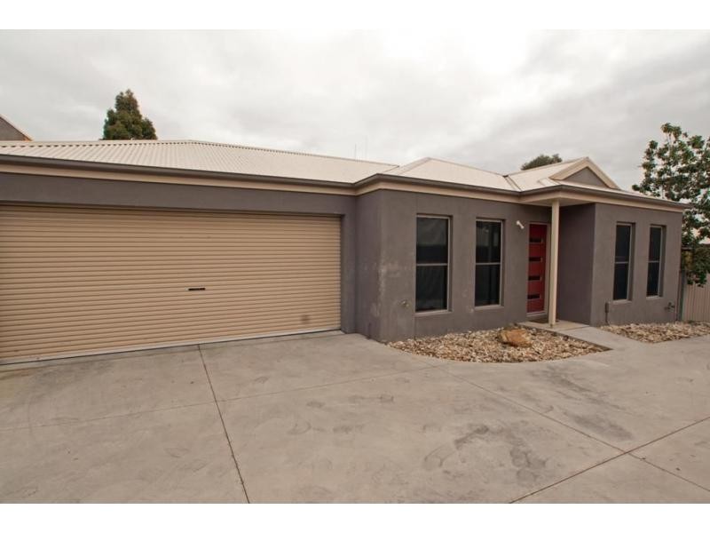 1/10 Bannister Street, North Bendigo VIC 3550