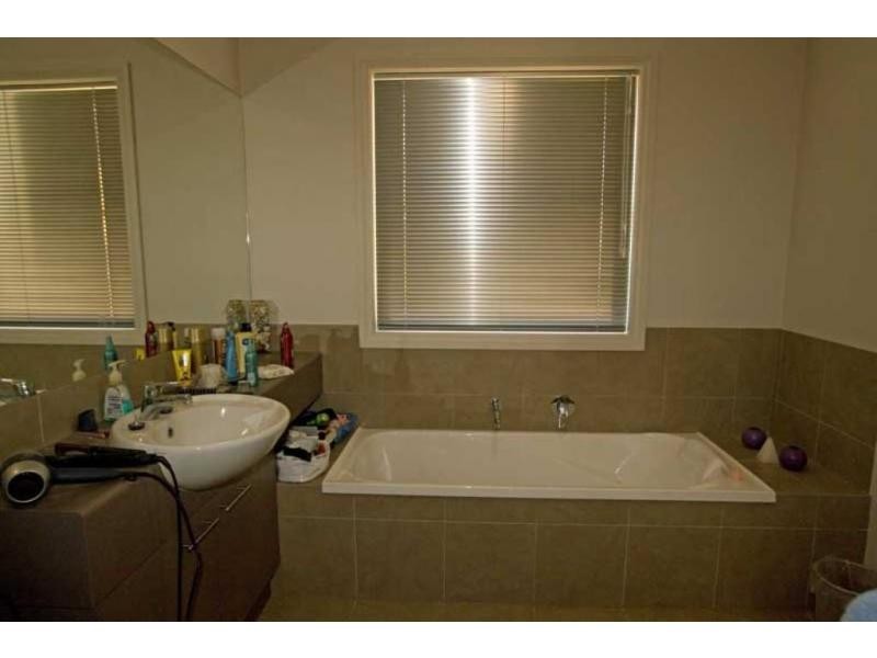 2/16 Skene. Street, Kennington VIC 3550